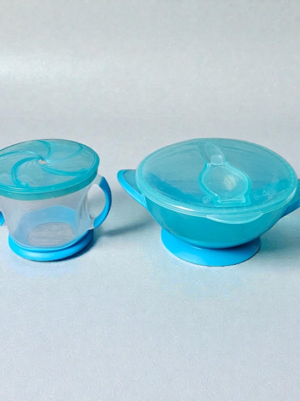 Munchkin Snack Catcher & Nuby Suction Bowl With Lid Travel Containers